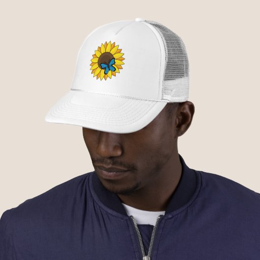Zonnebloem en blauwe vlinder trucker pet (In situ)