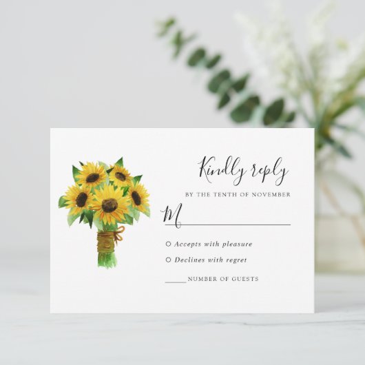 Zonnebloem en blush blauwe bruiloft reactie kaart (Staand voorkant)