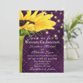 Zonnebloem en licht op Paars in één bruiloft Kaart (Staand voorkant)