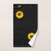 Zonnebloem en monogram op zwart bad handdoek (Handdoek)