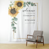 Zonnebloem Eucalyptus Foliage Greenery Wedding Wandkleed (In situ)