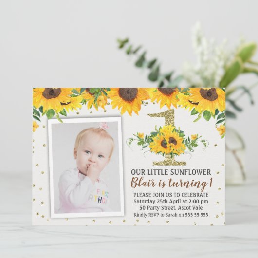 Zonnebloem foto eerste verjaardag uitnodiging meis (Staand voorkant)