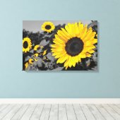 Zonnebloem: Gele plons van kleur Canvas Afdruk (Insitu (Houten vloer))