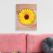 Zonnebloem goudsbloem op rustieke houten planken canvas afdruk (Insitu (Woonkamer))