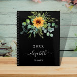 Zonnebloem, groenblauw, zwarte benaming 2023 planner<br><div class="desc">Een zwarte achtergrond. Verdroogd met zonnebloemen,  eucalyptusgroen. Voeg een naam,  tekst toe. De naam wordt geschreven met een modern handgeschreven stijlmanuscript met swashes. Om de spoelbeurten te houden schrap slechts de steekproefnaam,  verlaat de ruimten of emoji's voor en na de naam.</div>