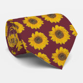 zonnebloem in burgundy stropdas (Opgerold)