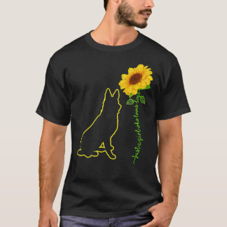 Zonnebloem is gewoon een meisje dat van Duitse her T-shirt