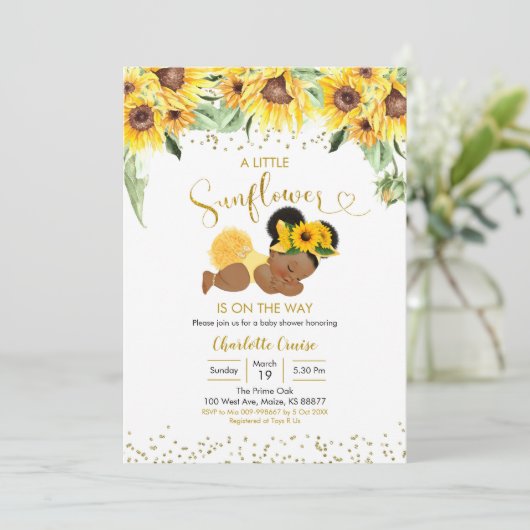 Zonnebloem is onderweg naar Afro Girl Baby shower Kaart (Staand voorkant)