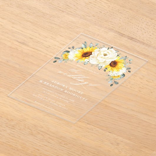 Zonnebloem Ivory Peony Floral Eucalyptus Weddensch Acryl Uitnodigingen (Laagn)