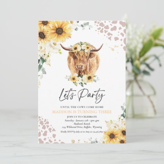 Zonnebloem Koe Birthday Party Kaart (Staand voorkant)