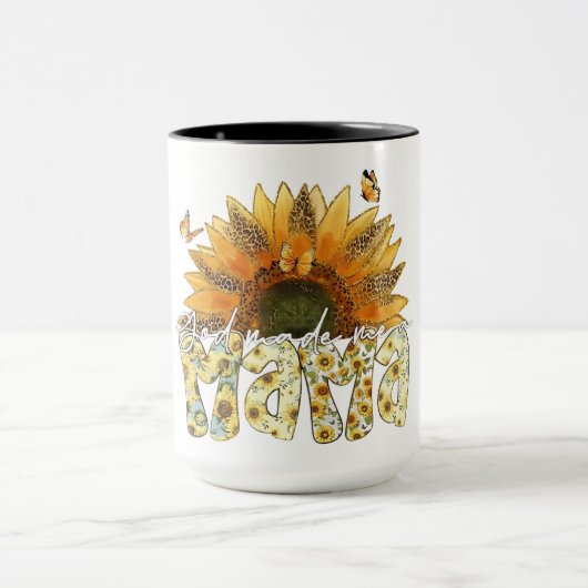 Zonnebloem MAMA Lettering met Vlinders  Mok (Midden)