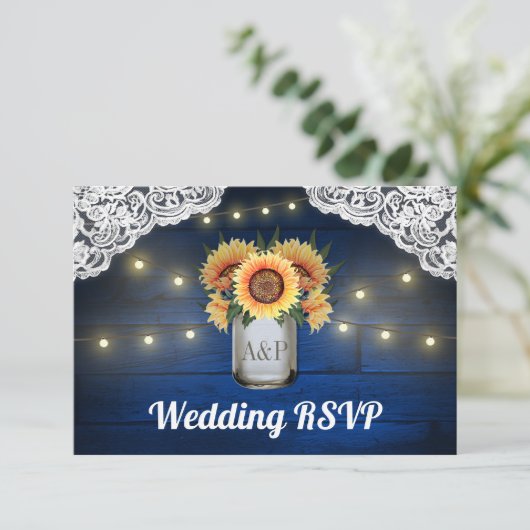 Zonnebloem Mason Jar Blauw Hout Bruiloft RSVP Kaar (Staand voorkant)