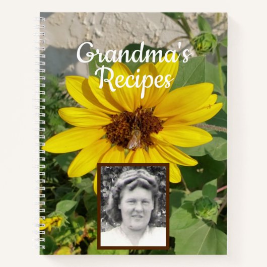 Zonnebloem met bijenfoto Grootmoeders recept boek (Voorkant)