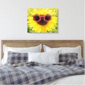 Zonnebloem met roze zonnebril canvas afdruk (Insitu (Slaapkamer))