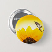 Zonnebloem met vlinder ronde button 5,7 cm (Voorkant /achterkant)