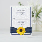 Zonnebloem Navy Damask Floral Wedding RSVP Kaart (Staand voorkant)