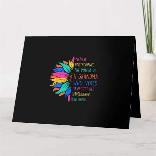 Zonnebloem onderschat nooit de kracht van oma kaart (Voorkant)