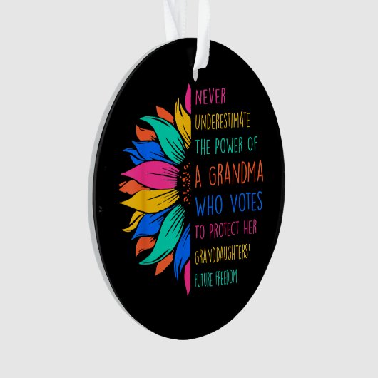 Zonnebloem onderschat nooit de kracht van oma ornament (voorkant)