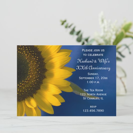 Zonnebloem op Blauwe Huwelijksjubileumfeest Kaart (Staand voorkant)