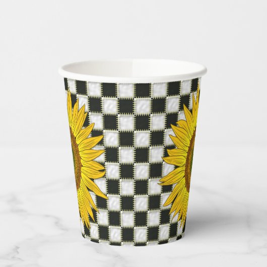 Zonnebloem op dambord papieren bekers (Links)