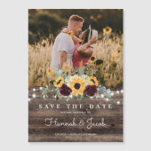 Zonnebloem Rozen Foto Barn Wood Save the Date Magnetische Uitnodiging (Voorkant)