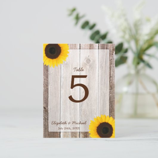 Zonnebloem rustieke schuur hout bruiloft tafel num briefkaart (Staand voorkant)
