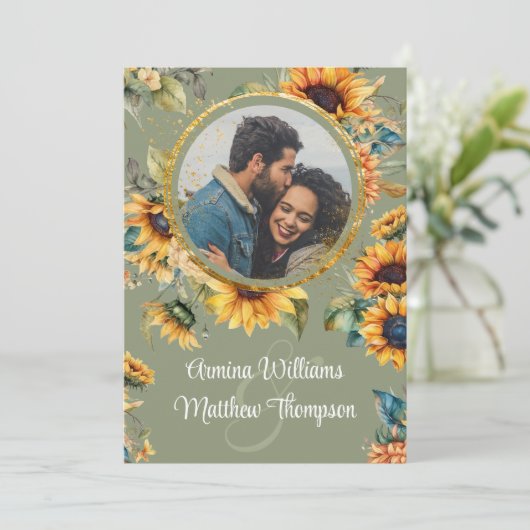 Zonnebloem Salie Groene Foto Bruiloft Met RSVP Kaart (Staand voorkant)