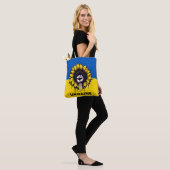 Zonnebloem Steun Oekraïne Vlag Over Print Tote Bag (Op model)