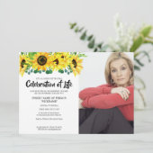 Zonnebloem wake viering van het leven met foto kaart (Staand voorkant)