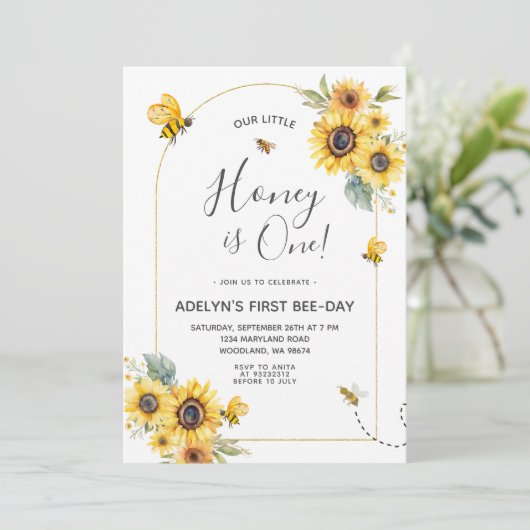 Zonnebloembij 1e verjaardag uitnodiging (Staand voorkant)