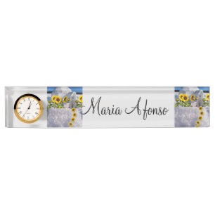 Zonnebloemblad met Beer op een bureau Naambordje