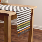 Zonnebloemen, bladeren, bessen en strepen, van her korte tafelloper (Voorbeeld)