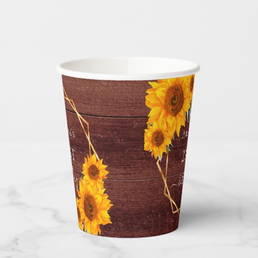 Zonnebloemen bruin hout naam rustieke verjaardag papieren bekers (Links)