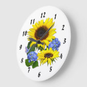 Zonnebloemen en brandkranen ~ klok (Hoek)