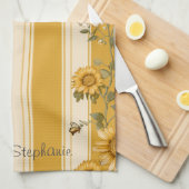 Zonnebloemen en vlinders op gele strepen (2) theedoek (Quarter Fold)