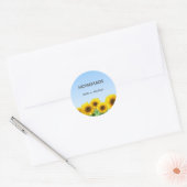 Zonnebloemen en zelfgemaakte tekst op lichtblauw ronde sticker (Envelop)