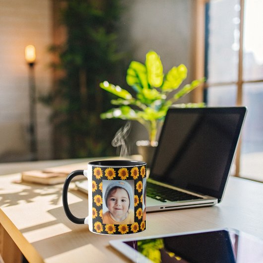 Zonnebloemen geel foto kind zwart mok