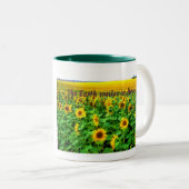 Zonnebloemen - groen door TDGallery Tweekleurige Koffiemok (Voorkant rechts)