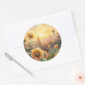 Zonnebloemen in een weide ronde sticker (Envelop)