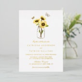 Zonnebloemen in Mason Jar Country Rustic Wedding Folie Uitnodiging (Staand Voorkant)
