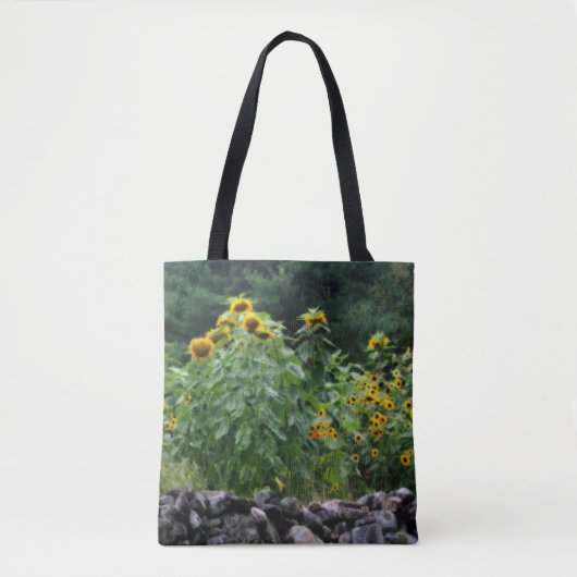 Zonnebloemen langs stenen muur tote bag (Voorkant)