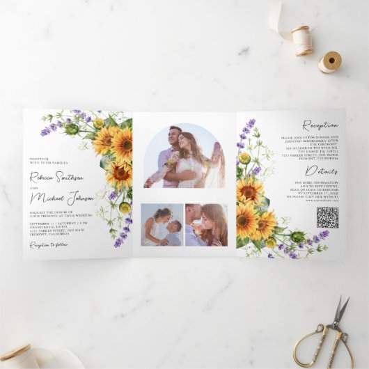 Zonnebloemen lavender Al in één QR Code Weddenscha Drieluik Uitnodiging (Binnen)