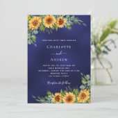 Zonnebloemen marineblauw eucalyptus luxe bruiloft kaart (Staand voorkant)