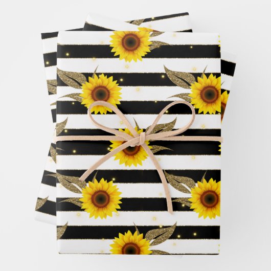 Zonnebloemen met zwarte en witte horizontale lijne inpakpapier vel (In situ)