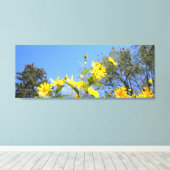 Zonnebloemen N Sky verpakte Canvas Print (Insitu (Houten vloer))