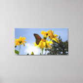 Zonnebloemen N Vlinders gewikkeld canvas print (Voorkant)