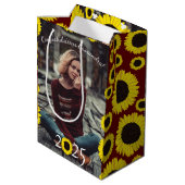 Zonnebloemen Nationale GraduPartij Maroon Medium Cadeauzakje (Achterkant Gekanteld)