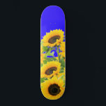 Zonnebloemen - Oekraïne - Vlaggenvrijheid Oekraïne Persoonlijk Skateboard<br><div class="desc">Zonnebloemen - Oekraïnse vlag - Vredesvrijheid Oekraïne - Ondersteun de onafhankelijkheid samen - Overwinning ! Laten we van de wereld een betere plek maken - iedereen samen! Een betere wereld begint - hangt af - heeft jou ook nodig! U kunt naar 1000 Zazzle producten overbrengen. Resize en beweeg of verwijder...</div>