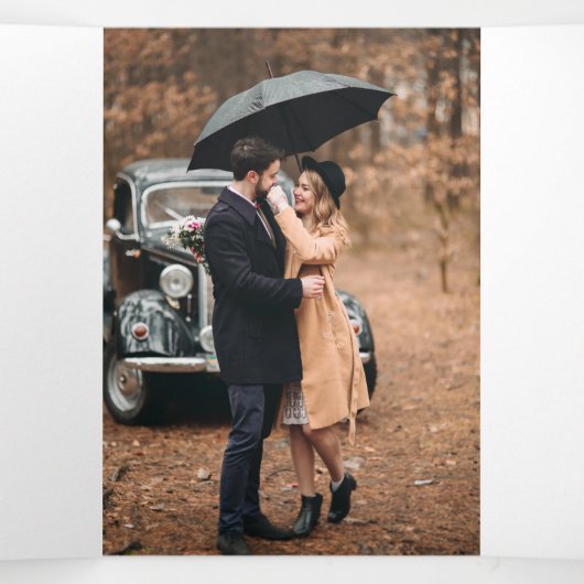 Zonnebloemen op Mason Jar Rustic Chalkboard Wedden Drieluik Uitnodiging (Binnenkant midden)