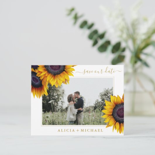Zonnebloemen rustieke chique script save date brui aankondigingskaart (Staand voorkant)